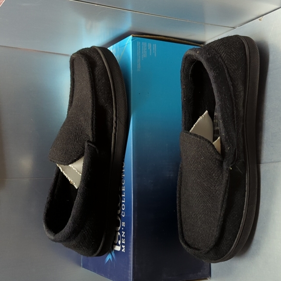 BNIB ISOTONER Men’s memory foam Gel fused Slippers 8-9 Medium - Picture 3 of 10